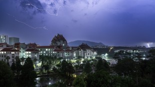 雷鳴