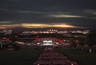 夜幕夕陽(yáng) 相得益彰