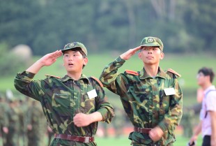 颯爽軍姿